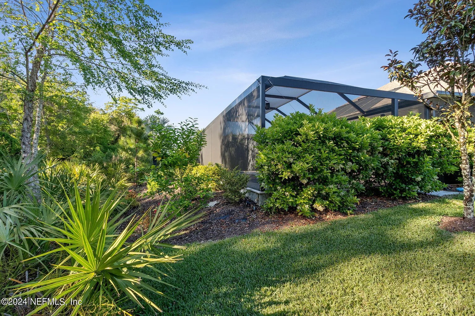 351 Park Forest — pool cage exterior side view